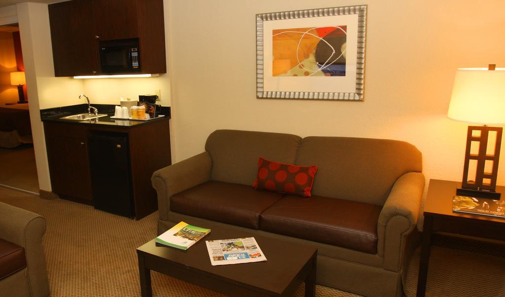 Sawgrass Grand Hotel And Suites Sports Complex サンライズ 部屋 写真