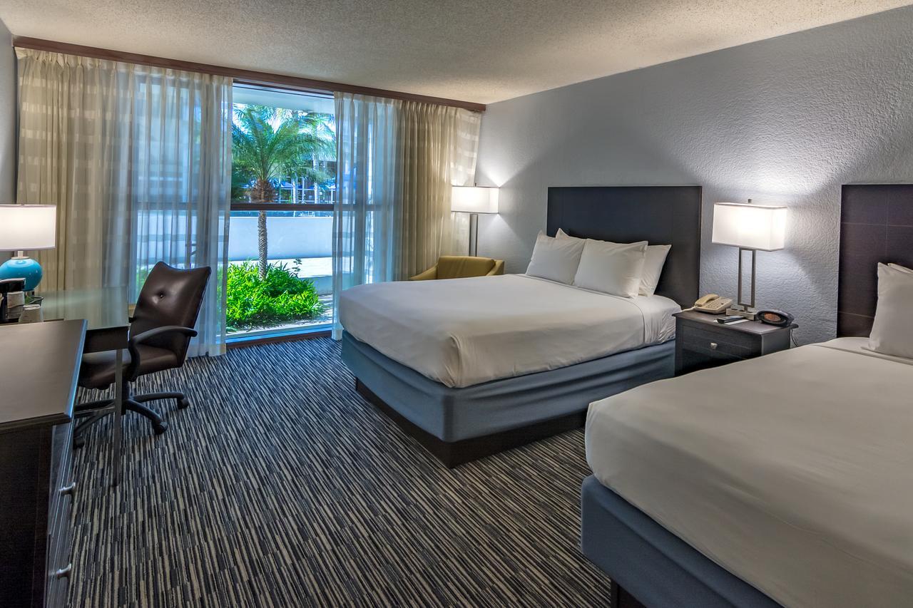 Sawgrass Grand Hotel And Suites Sports Complex サンライズ エクステリア 写真