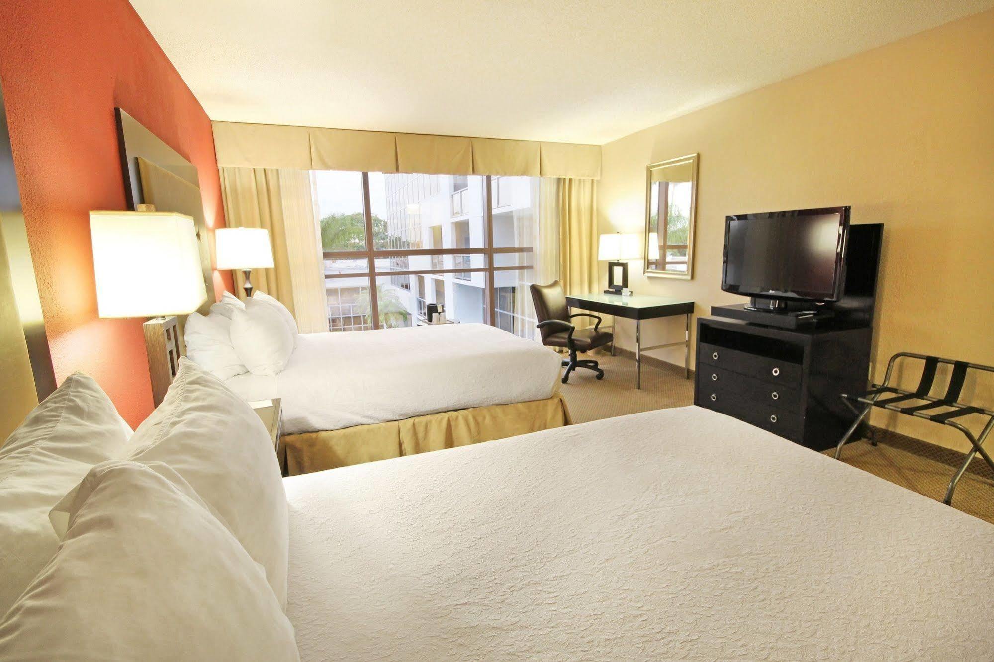 Sawgrass Grand Hotel And Suites Sports Complex サンライズ エクステリア 写真