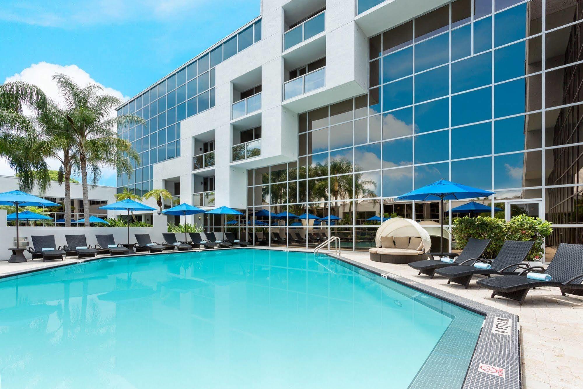 Sawgrass Grand Hotel And Suites Sports Complex サンライズ エクステリア 写真