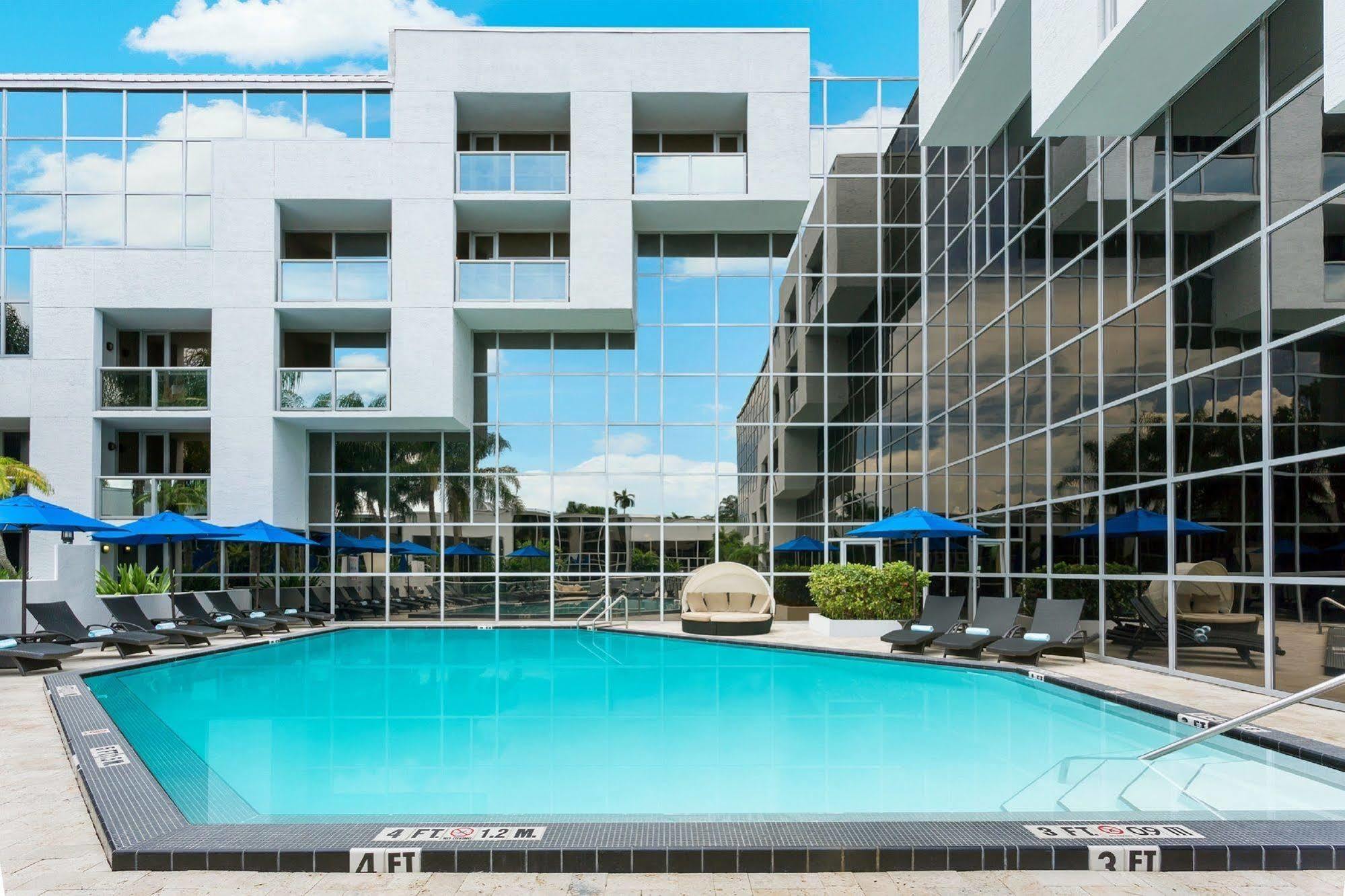Sawgrass Grand Hotel And Suites Sports Complex サンライズ エクステリア 写真